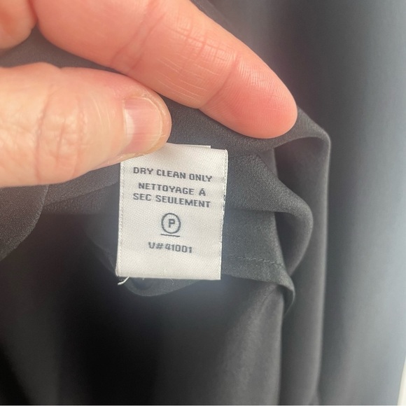 Diane Von Furstenburg Windona Black Panther Lace 100% Silk Blouse V-Neck Size 6 - Picture 15 of 16